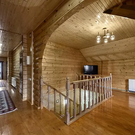 гостинний двір карпатія, بيت خشبي *