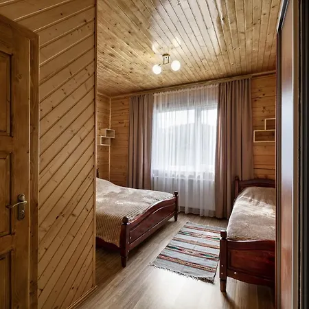 гостинний двір карпатія, بيت خشبي *